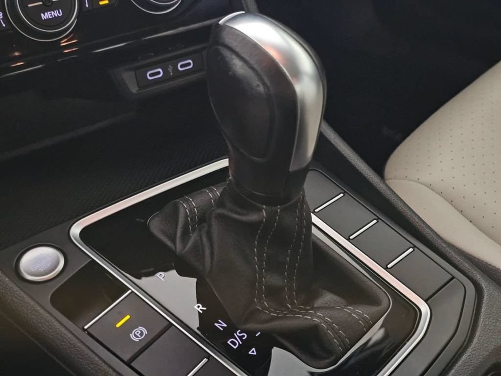 Used 2021 Volkswagen Jetta R-Line FWD image 34