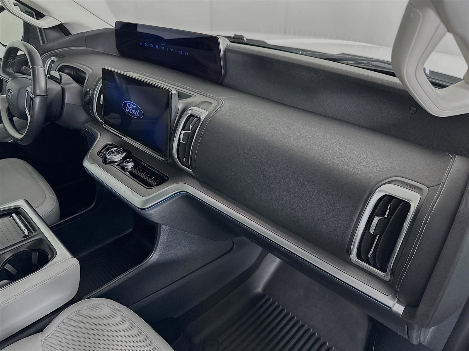 Used 2025 Ford Expedition Max Platinum w/ Driver's Package image 31