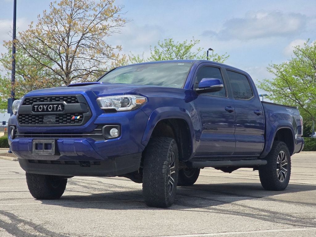 Used 2022 Toyota Tacoma TRD Sport AWD/4WD image 9