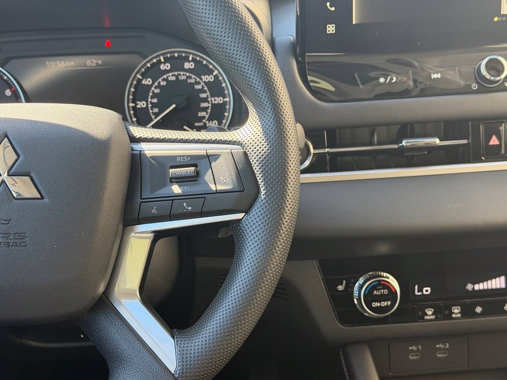 New 2026 Mitsubishi Outlander ES AWD/4WD image 13