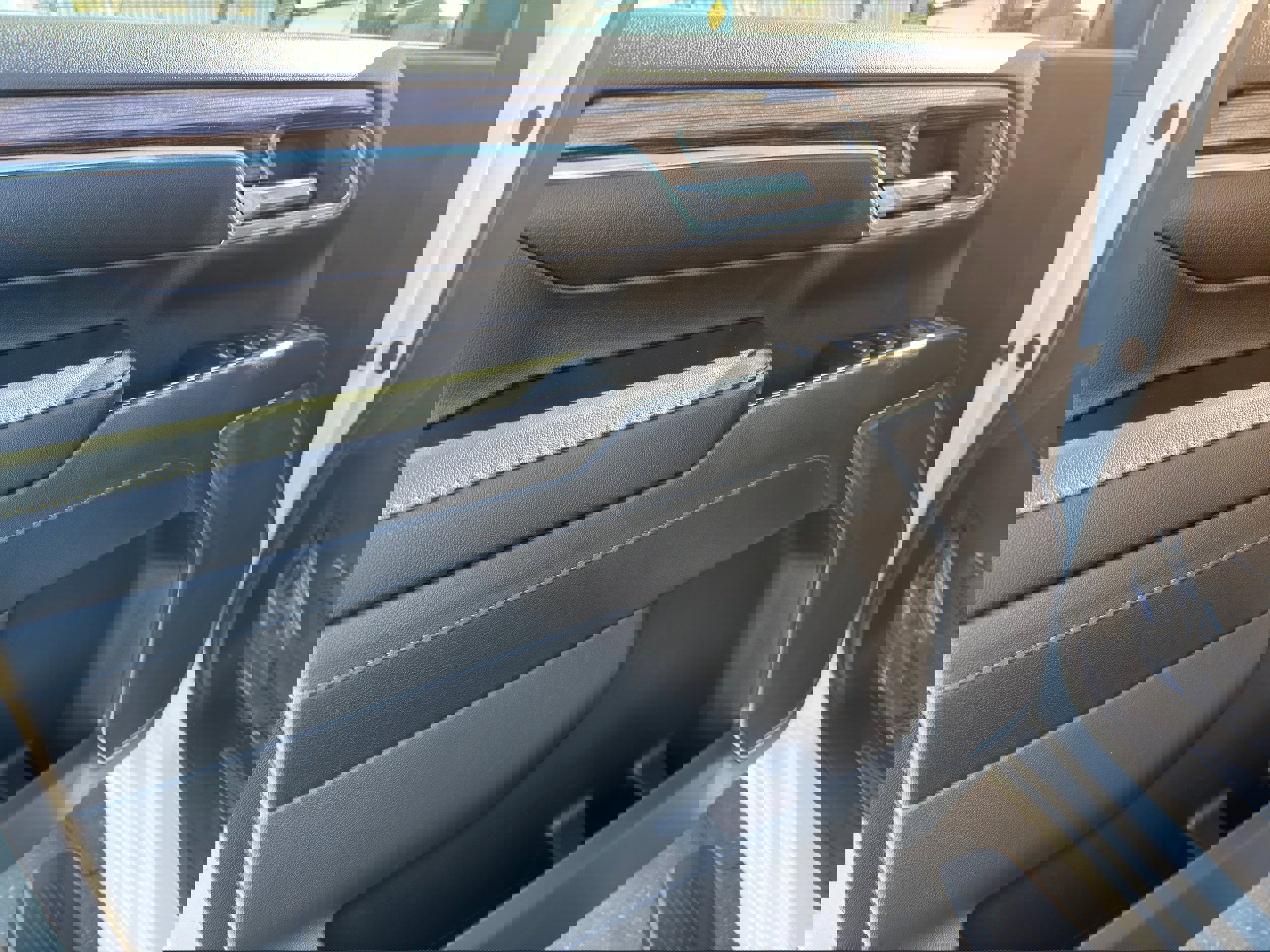 Used 2024 Chevrolet Silverado 2500 LT image 28