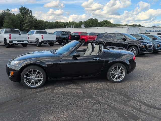 Used 2011 MAZDA MX-5 Miata Grand Touring RWD image 3