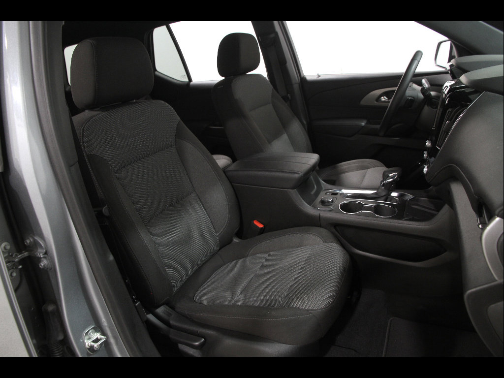 Used 2023 Chevrolet Traverse LT image 18