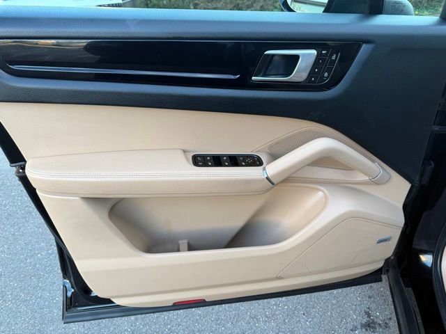 Used 2019 Porsche Cayenne E-Hybrid image 24