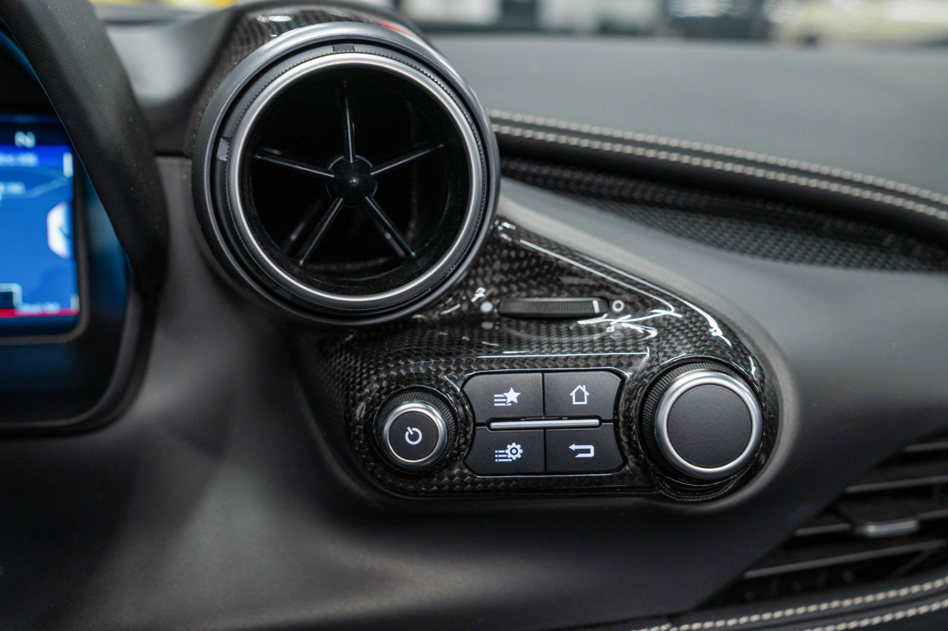 Used 2021 Ferrari F8 Tributo image 24