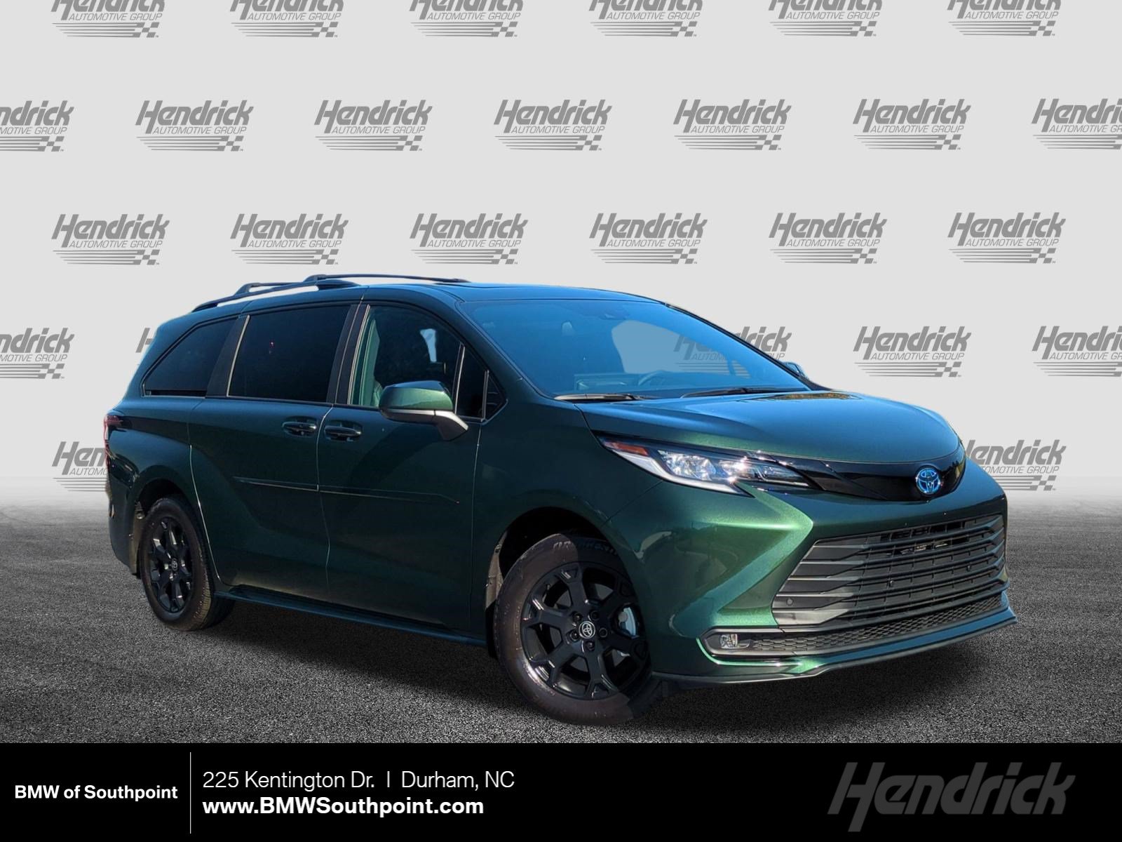 Used 2025 Toyota Sienna XLE Woodland Edition