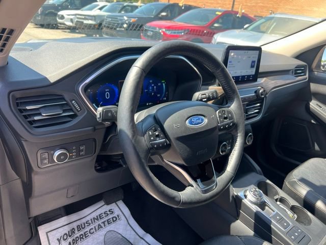 Certified 2020 Ford Escape Titanium AWD/4WD image 7
