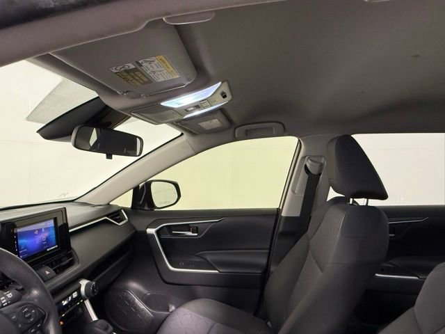 Used 2020 Toyota RAV4 XLE FWD image 30