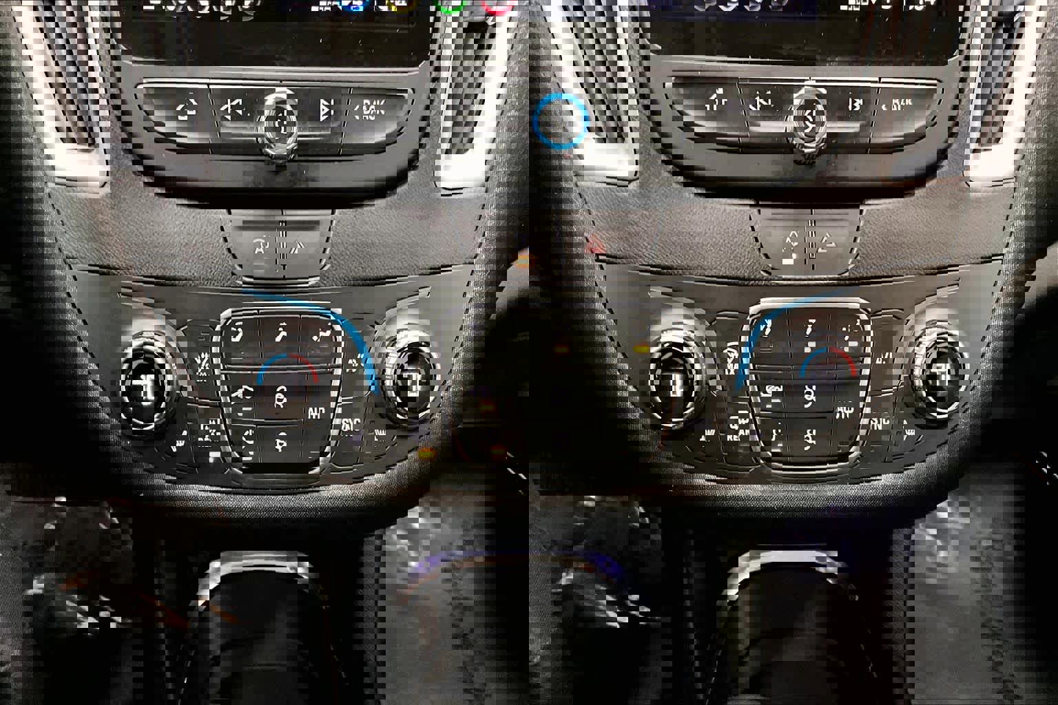 Used 2023 Chevrolet Malibu LT image 35