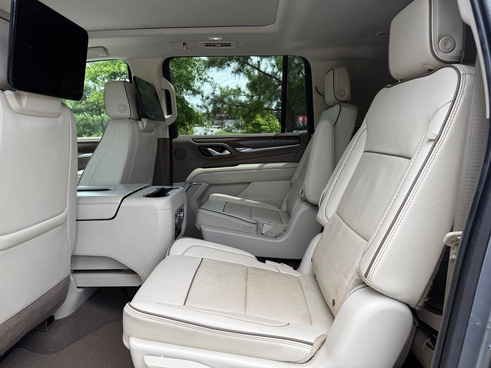 Used 2021 GMC Yukon XL Denali w/ Denali Ultimate Package AWD/4WD image 38