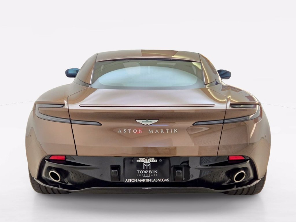 Used 2024 Aston Martin DB12 Coupe RWD image 10