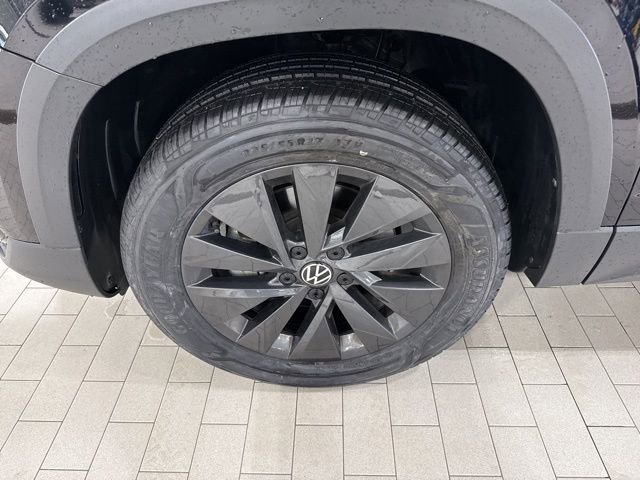 Certified 2022 Volkswagen Taos S image 26