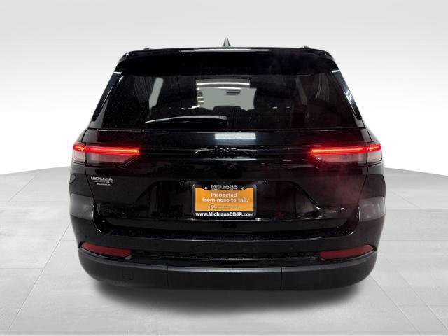 Certified 2023 Jeep Grand Cherokee Altitude AWD/4WD image 9