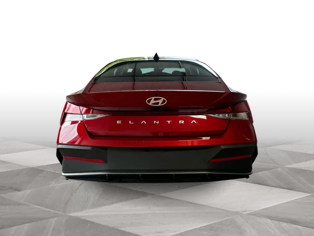 Used 2026 Hyundai Elantra SE FWD image 7