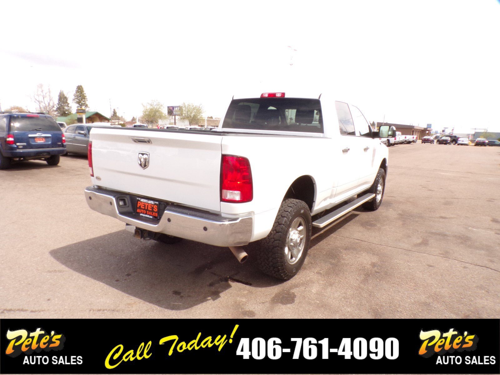 Used 2017 RAM 2500 Tradesman w/ Chrome Appearance Group AWD/4WD image 4