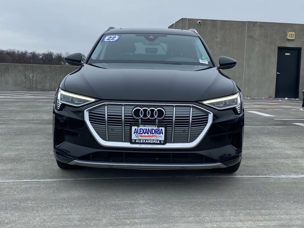Used 2022 Audi e-tron Premium image 6