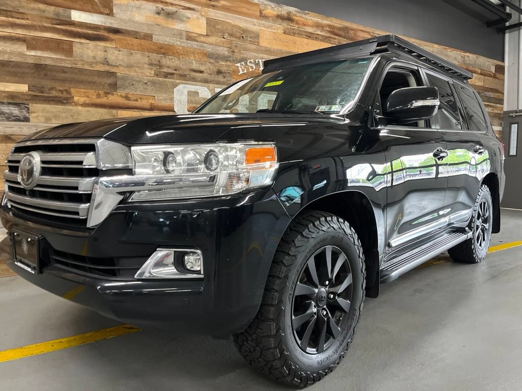 Used 2016 Toyota Land Cruiser AWD/4WD image 2