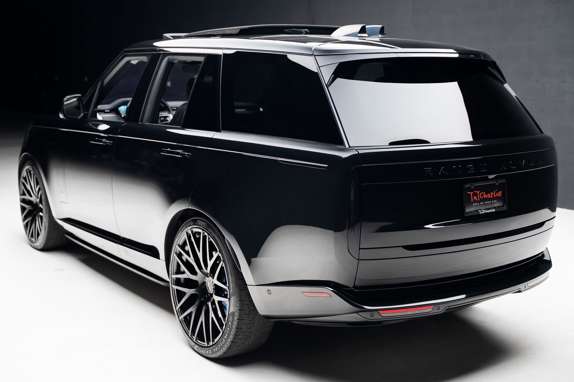 Used 2023 Land Rover Range Rover SE image 24