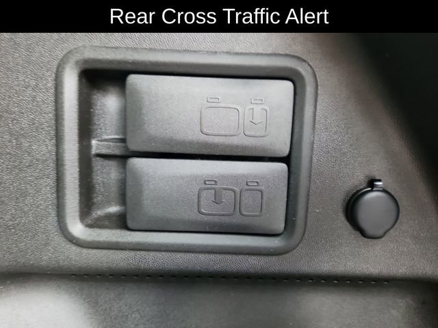 Used 2020 Chevrolet Equinox LT image 32