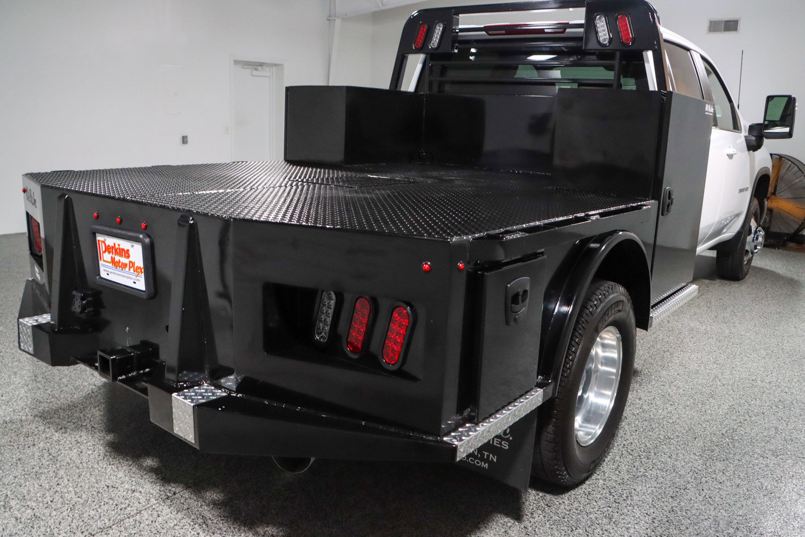 Used 2024 Chevrolet Silverado 3500 LT w/ Convenience Package image 8