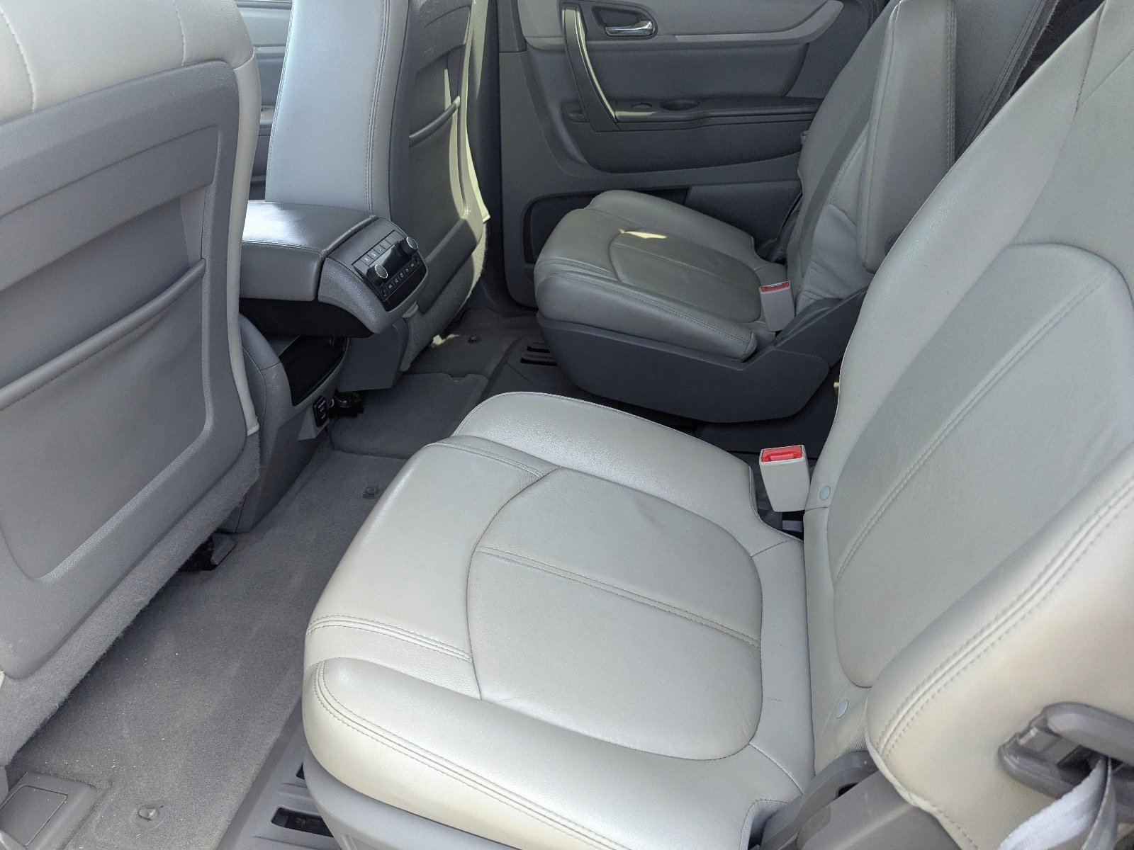 Used 2015 Chevrolet Traverse LT AWD/4WD image 16
