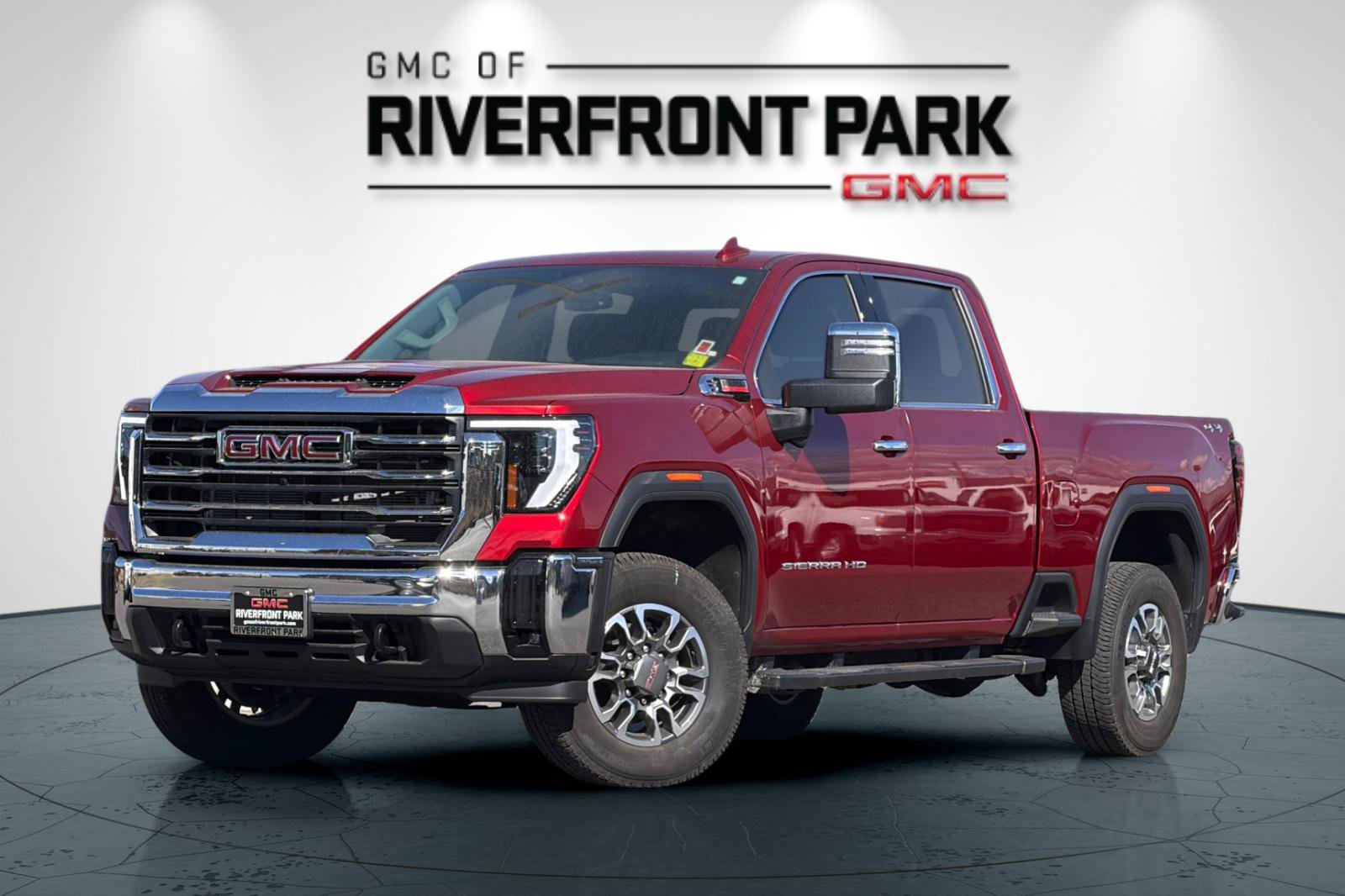 Used 2025 GMC Sierra 2500 SLT w/ Snow Plow Prep/Camper Package AWD/4WD image 7