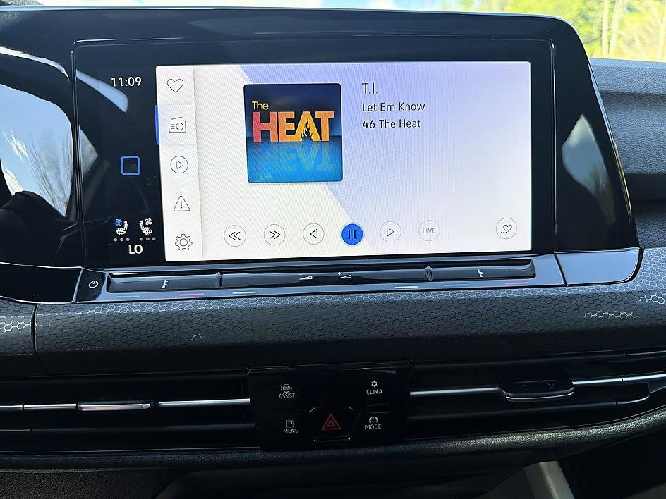 Used 2022 Volkswagen GTI SE image 11