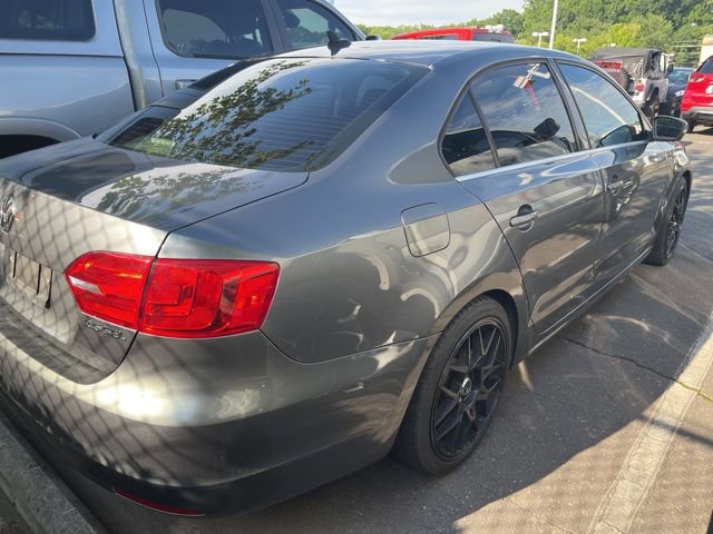Used 2012 Volkswagen Jetta SEL FWD image 3
