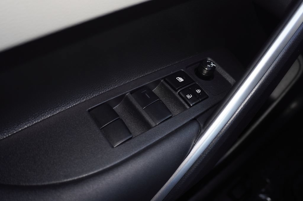 Certified 2023 Toyota Corolla Cross L FWD image 13