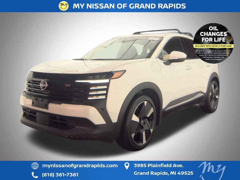Certified 2025 Nissan Kicks SR w/ SR Premium Package AWD/4WD image 7