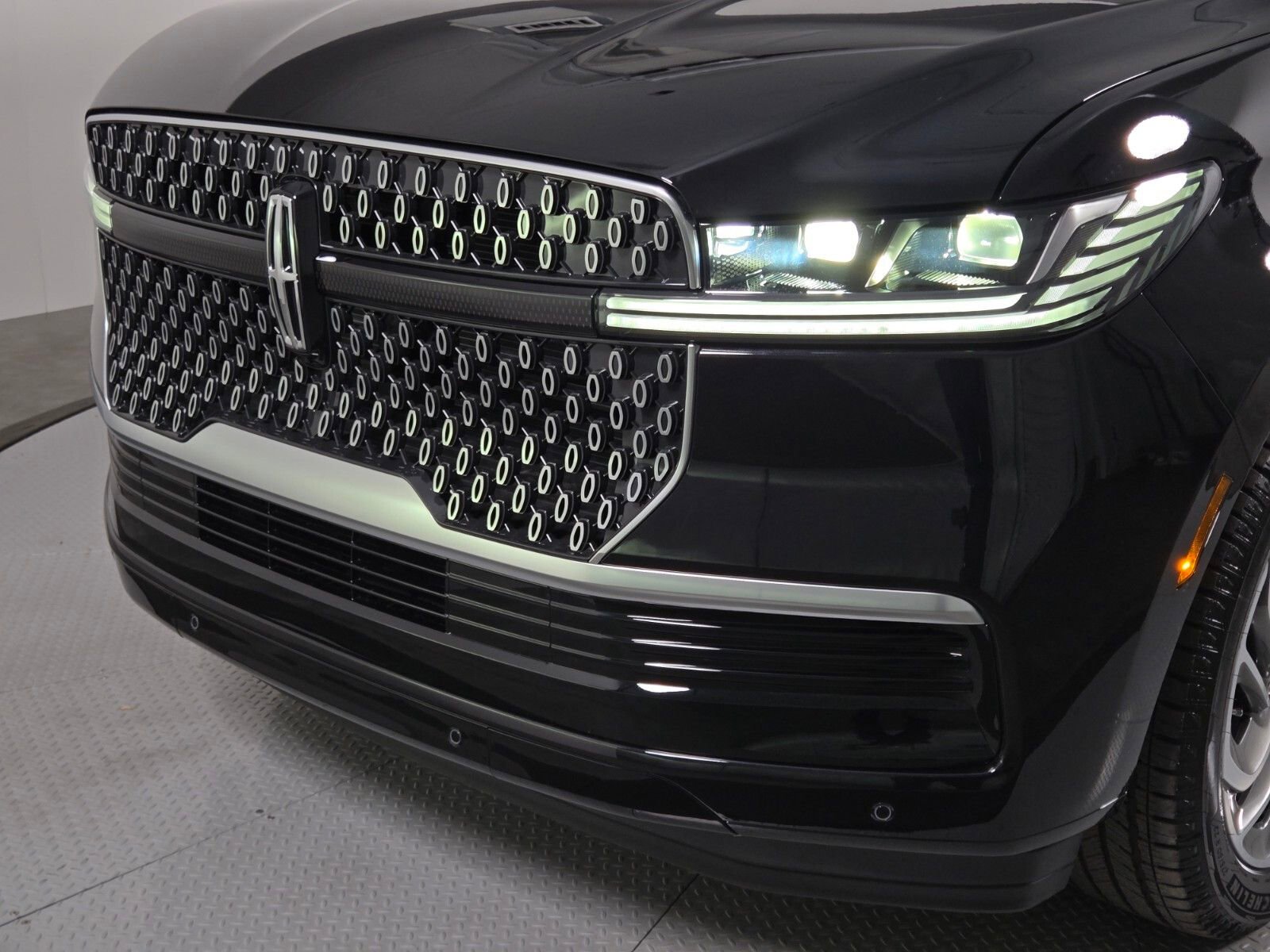 New 2026 Lincoln Navigator Premiere image 10