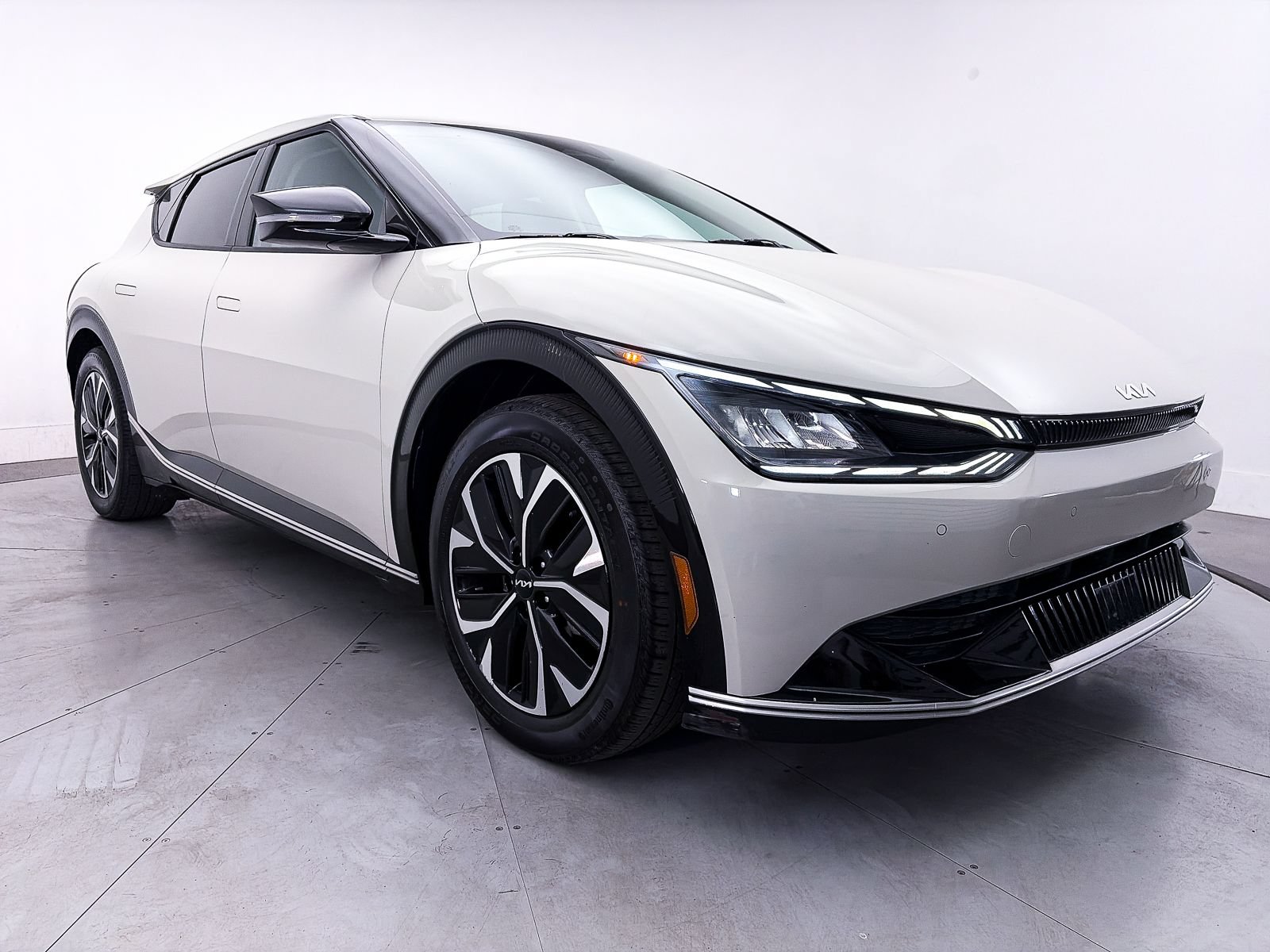 Used 2023 Kia EV6 Wind RWD image 11