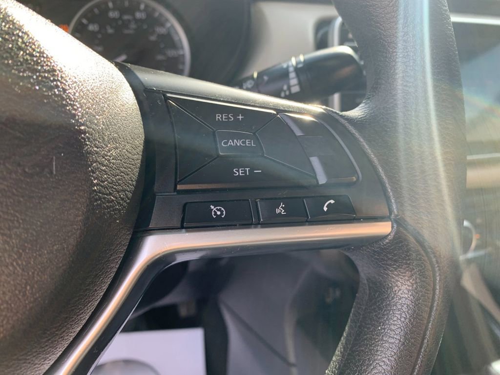 Used 2020 Nissan Versa SV image 28