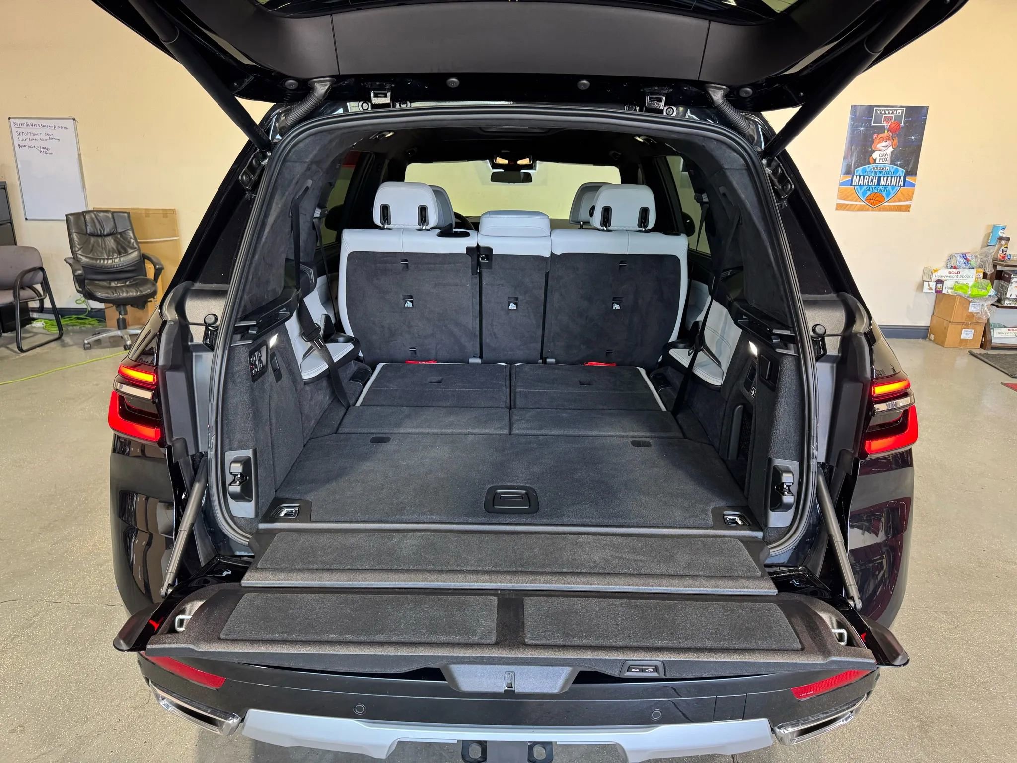 Used 2023 BMW X7 xDrive40i w/ Premium Package image 33