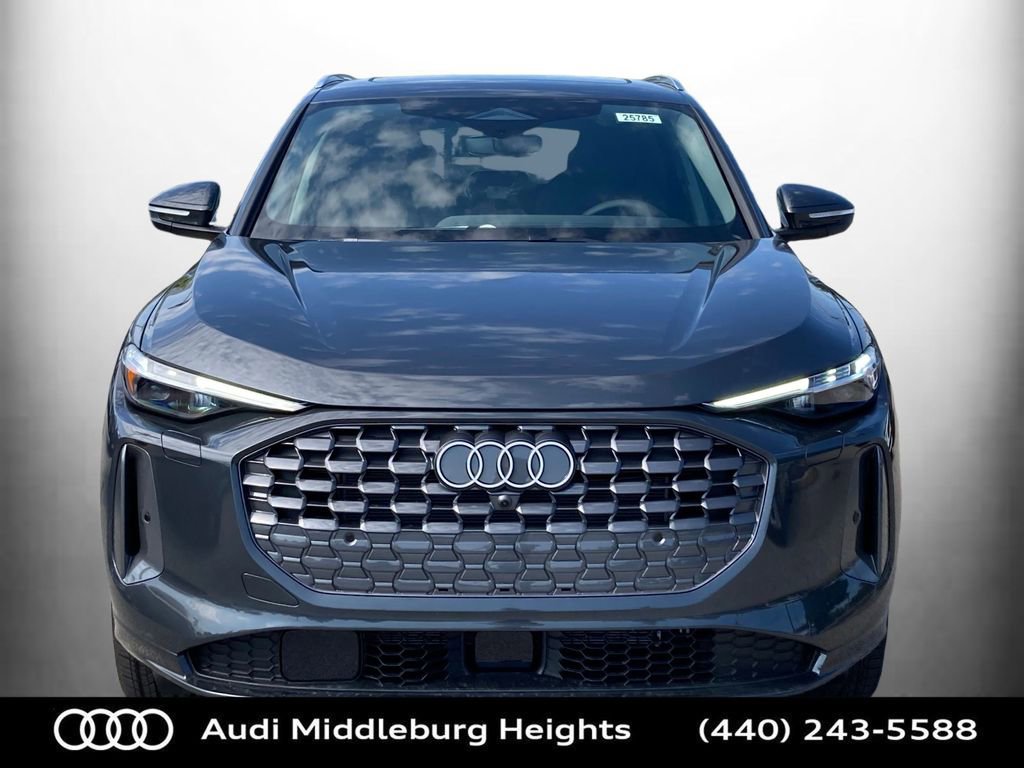 Used 2025 Audi Q5 Premium w/ Convenience Package image 2