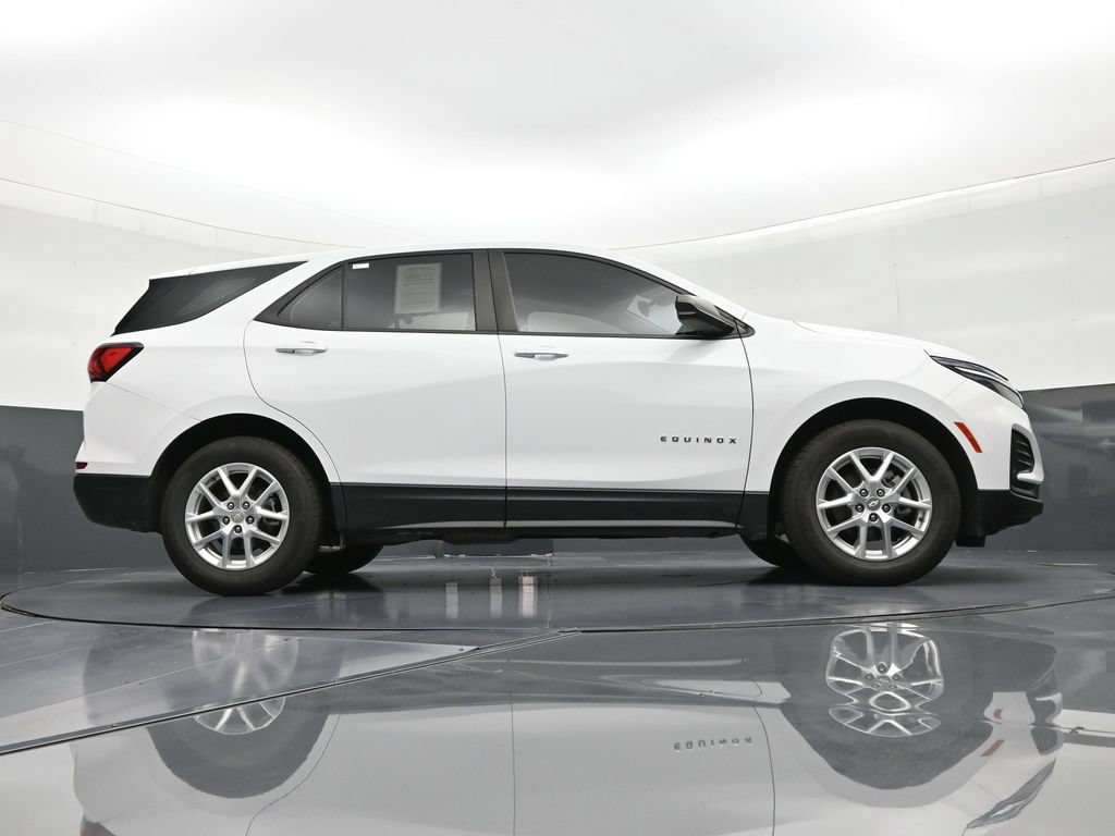 Used 2022 Chevrolet Equinox LS FWD image 25