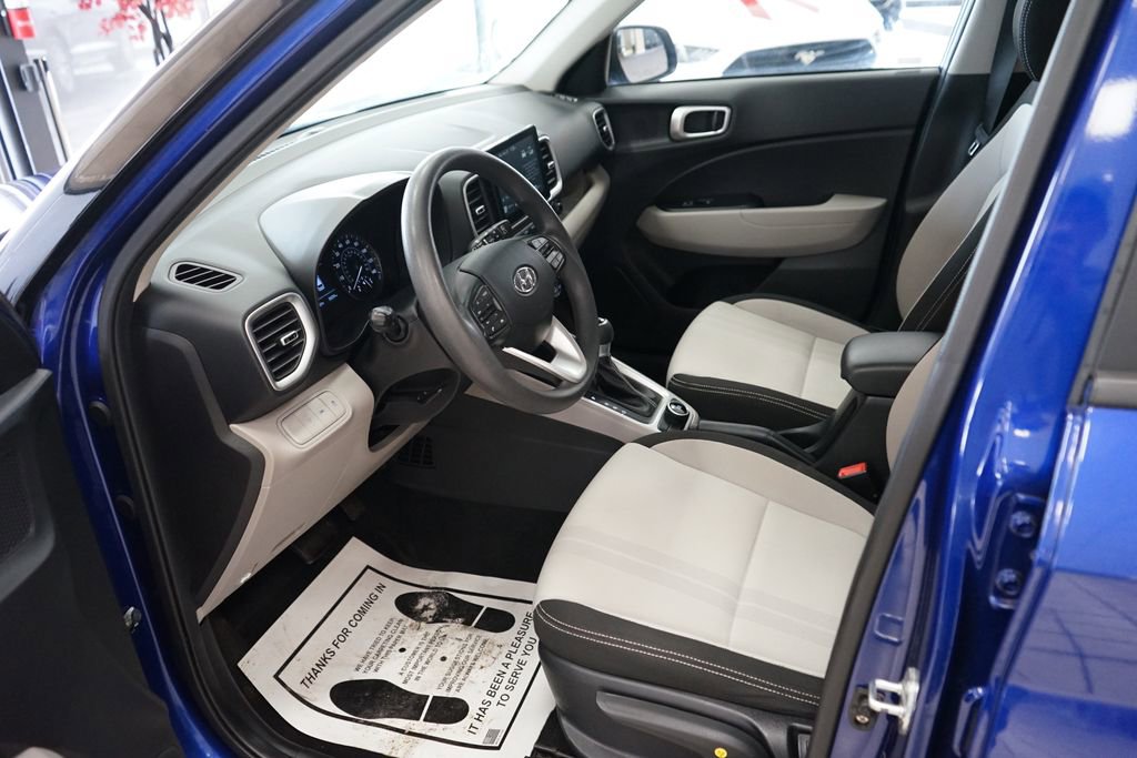 Used 2020 Hyundai Venue SEL image 22