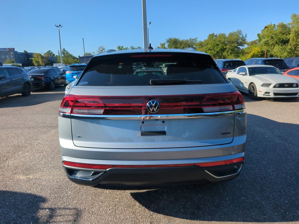 Used 2025 Volkswagen Atlas Cross Sport SE AWD/4WD image 4