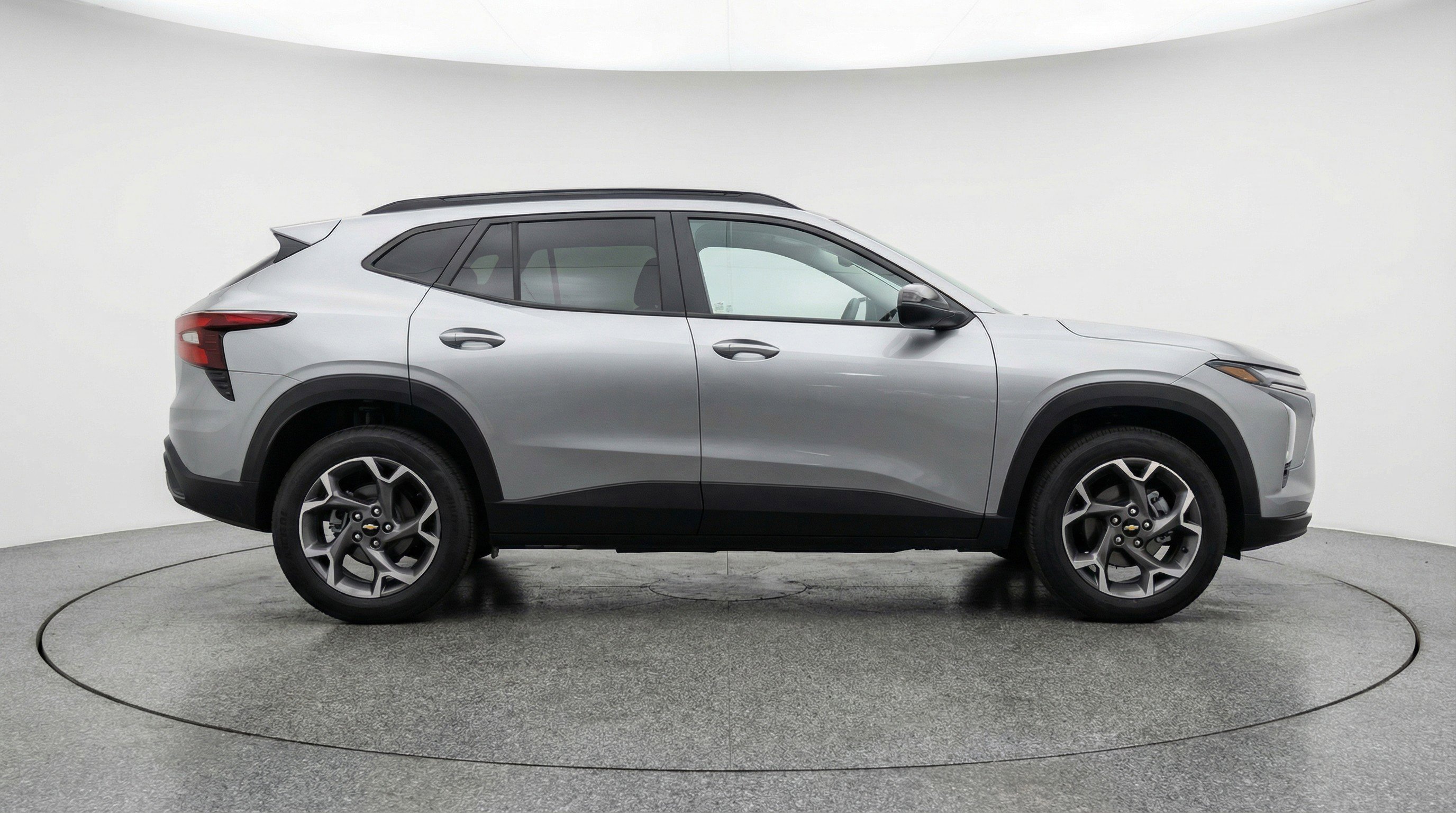 Used 2025 Chevrolet Trax LT w/ LT Convenience Package FWD image 11