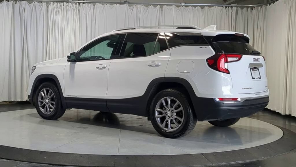 Used 2023 GMC Terrain SLT w/ Tech Package AWD/4WD image 8