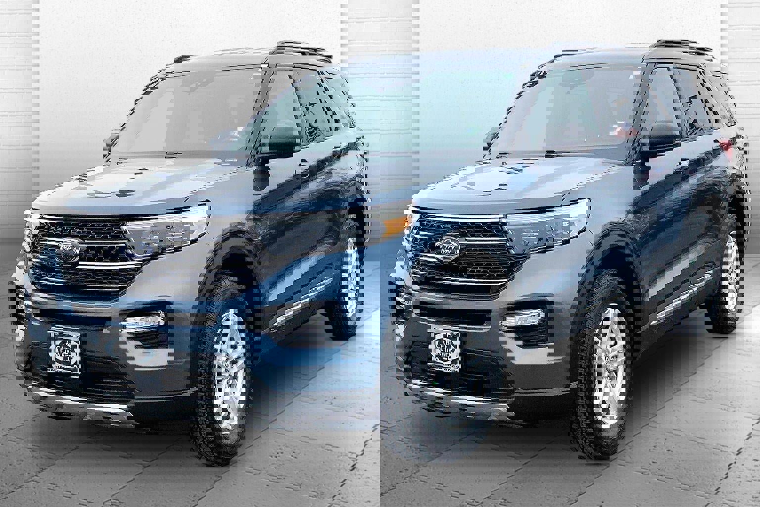 Used 2020 Ford Explorer XLT w/ Equipment Group 202A image 11