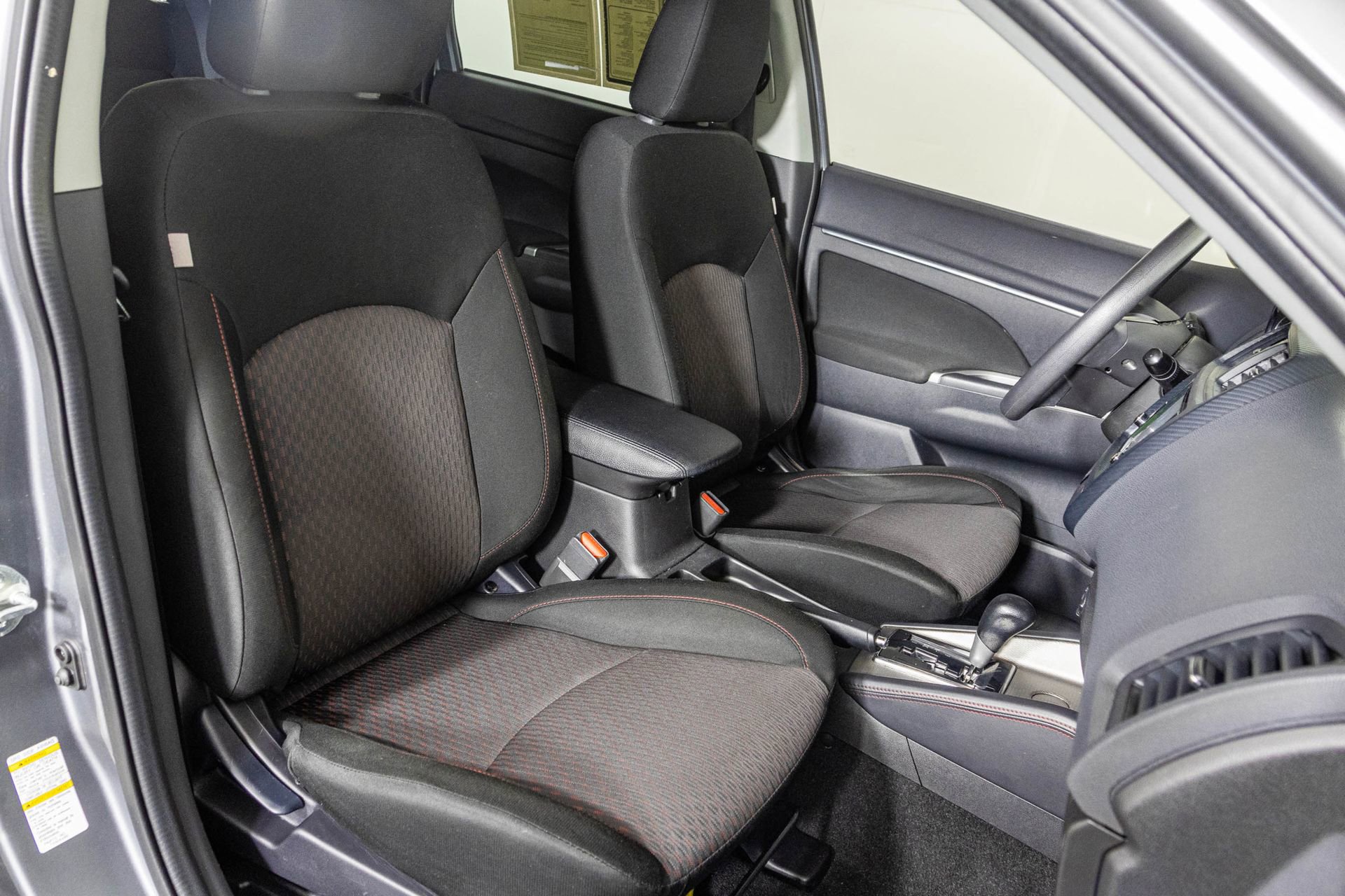 Used 2018 Mitsubishi Outlander Sport ES image 39