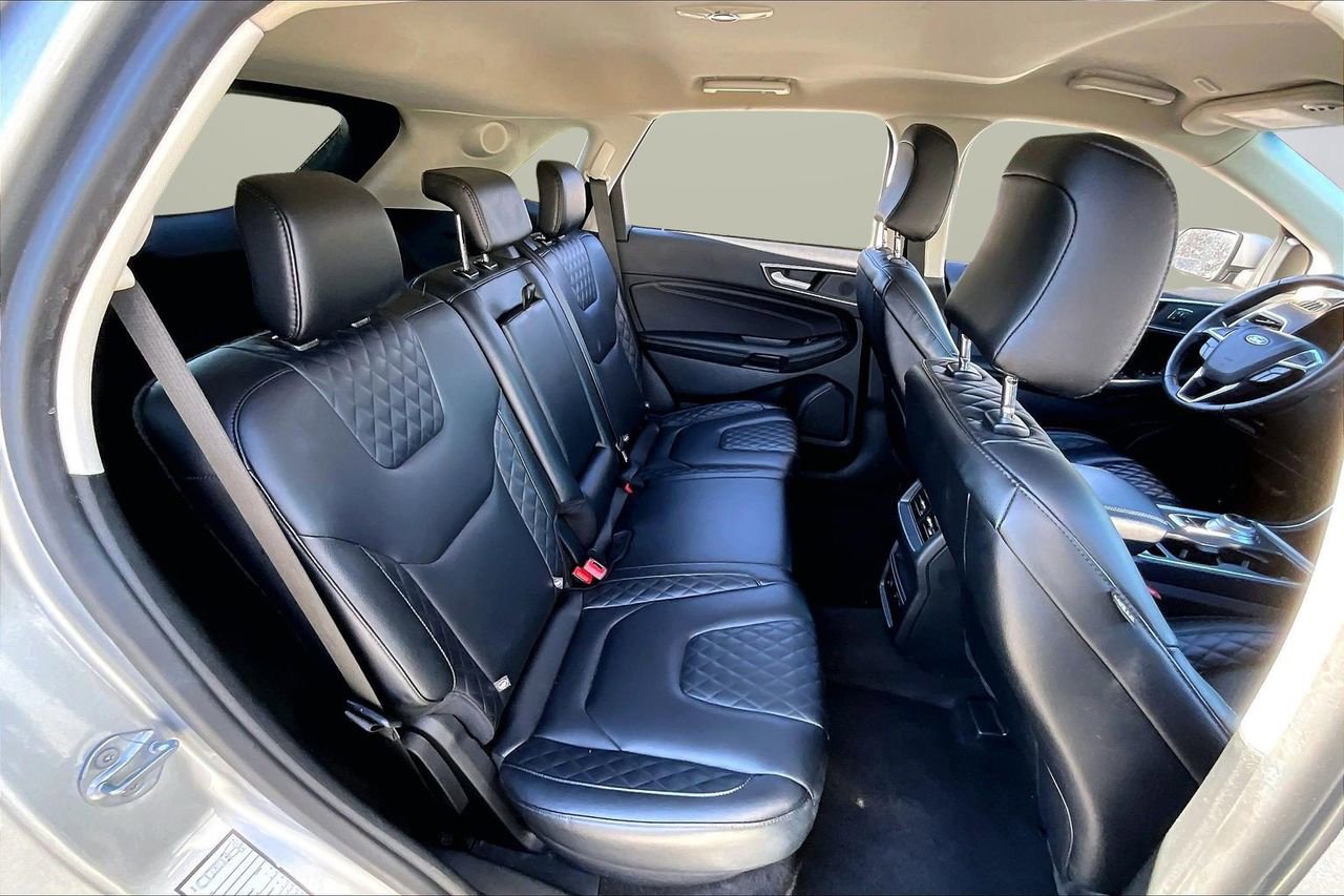 Used 2024 Ford Edge Titanium image 23
