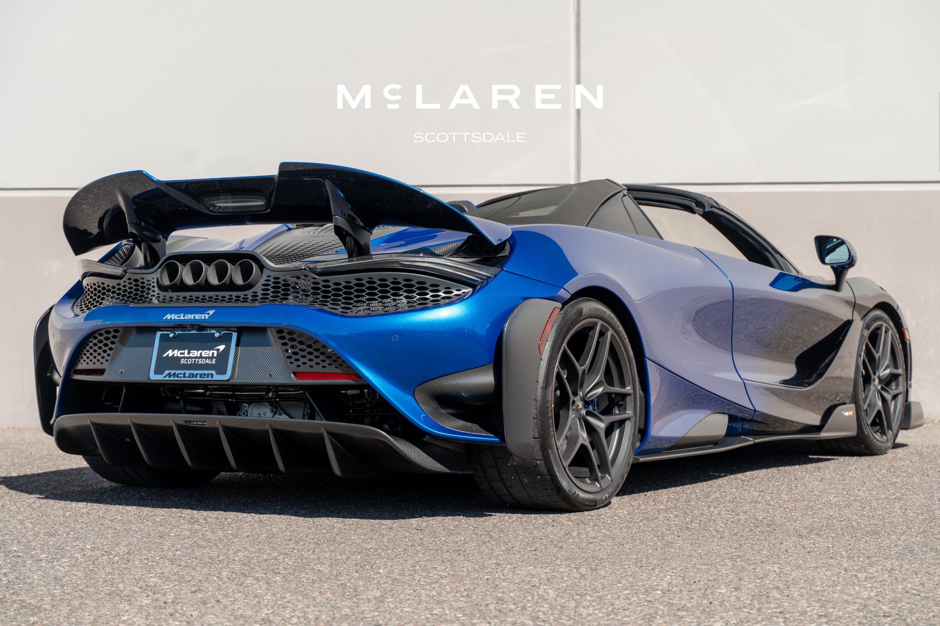 Used 2022 McLaren 765LT RWD image 8