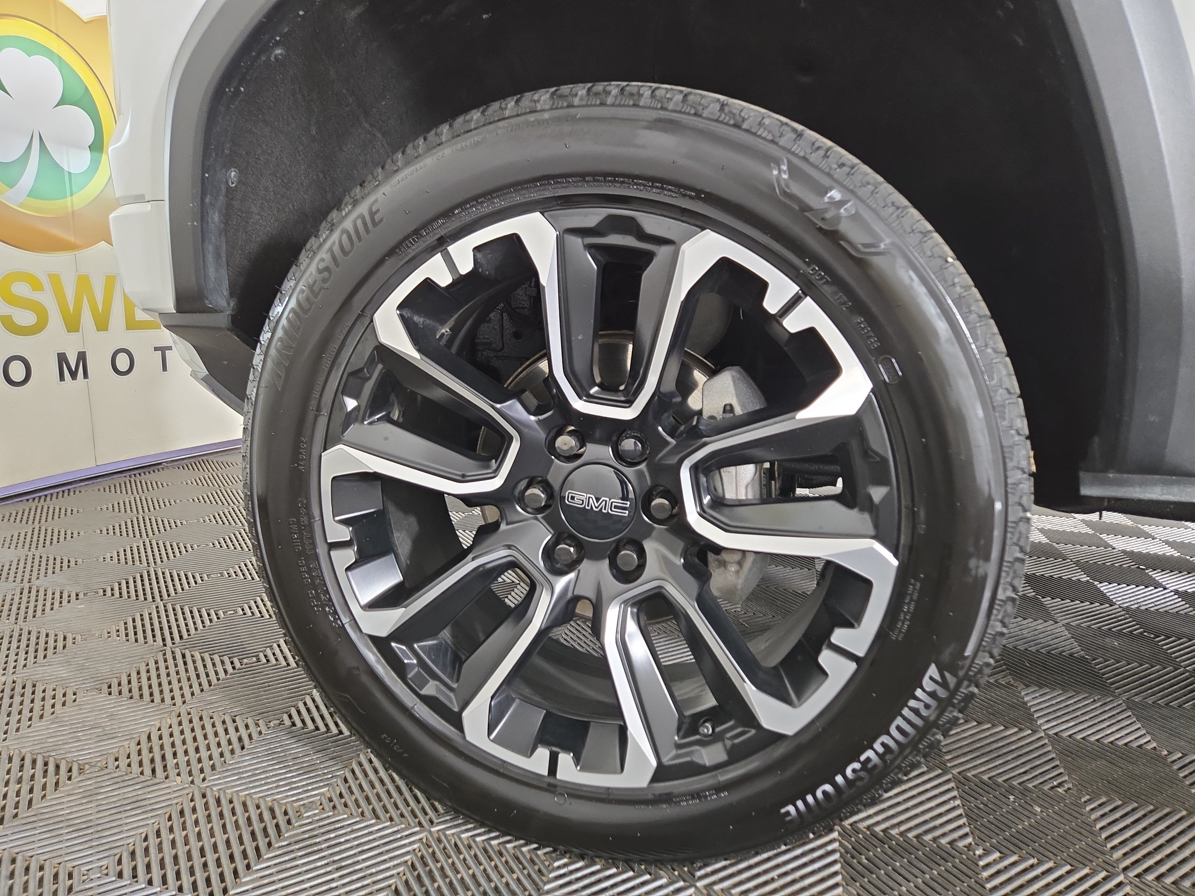Certified 2025 GMC Canyon Denali AWD/4WD image 33