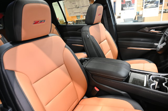New 2027 Chevrolet Traverse Z71 w/ Enhanced Driving Package AWD/4WD image 8