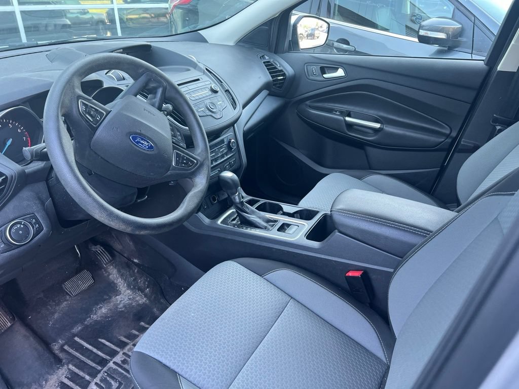 Used 2017 Ford Escape SE w/ SE Cold Weather Package AWD/4WD image 9