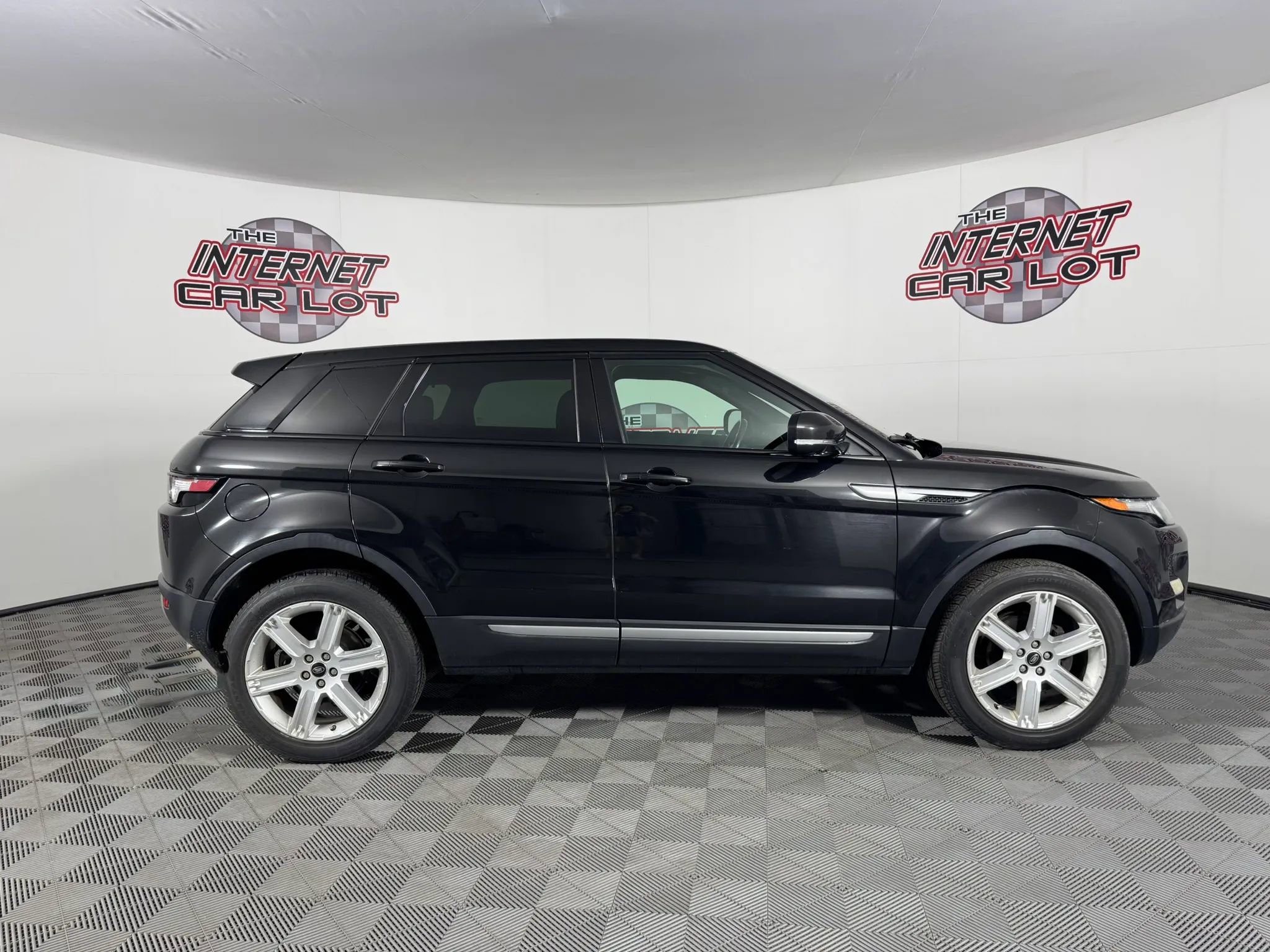 Used 2013 Land Rover Range Rover Evoque Pure Premium w/ Pure Premium Pkg image 8