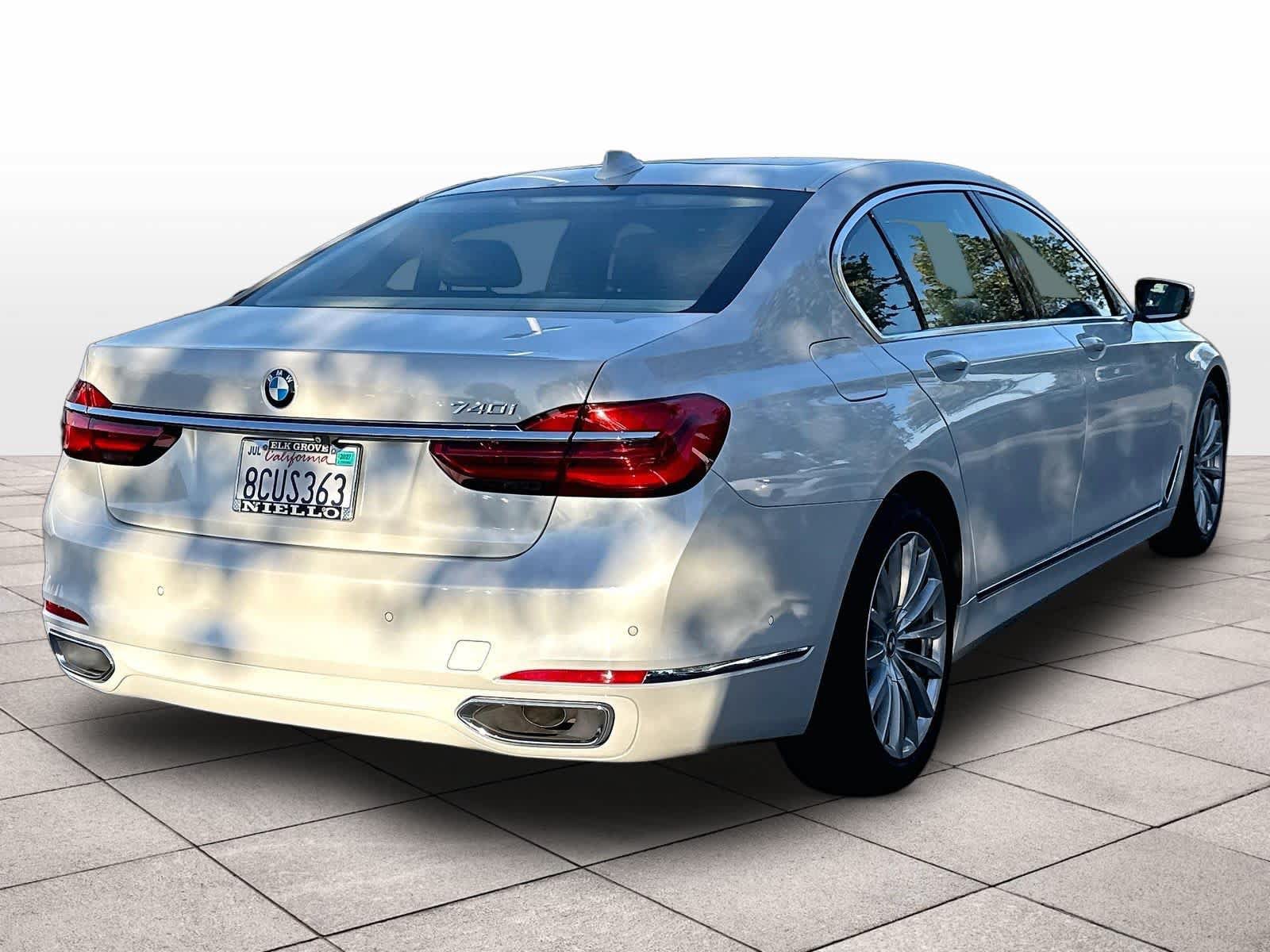 Used 2016 BMW 740i RWD image 8
