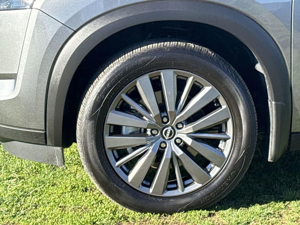 Used 2025 Nissan Pathfinder SL w/ SL Premium Package image 10